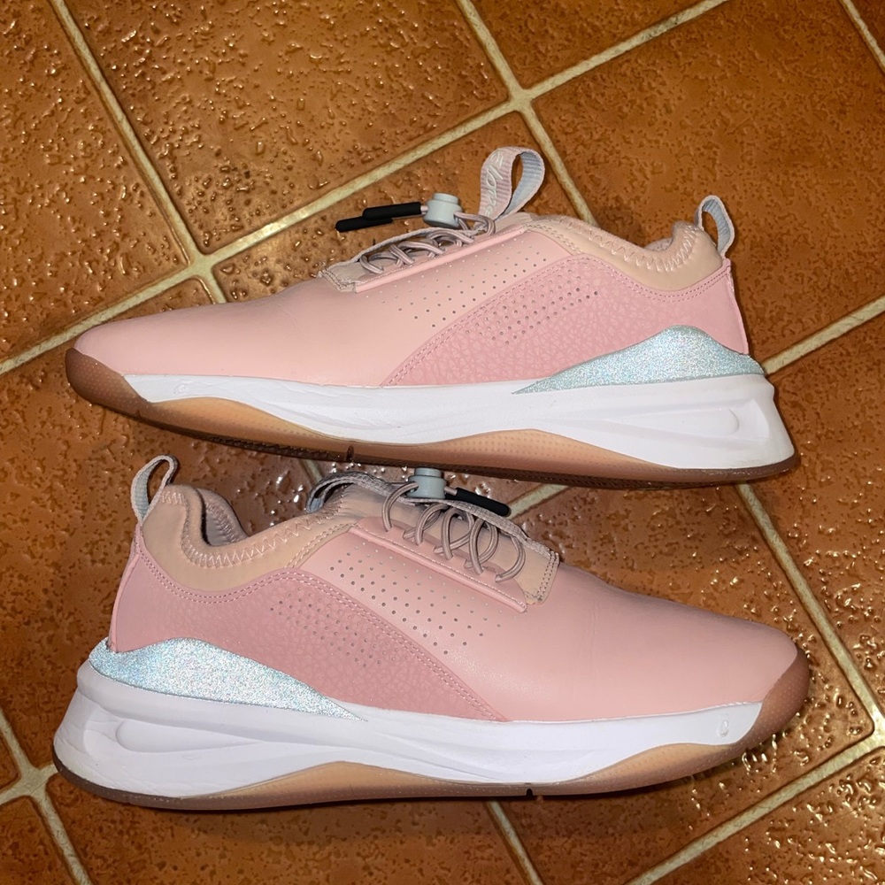 Clove Sneakers
